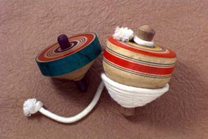 ステンドグラス作品を豊富に扱う